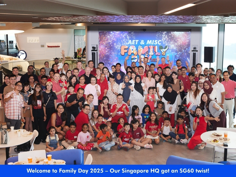Group photo of all participants