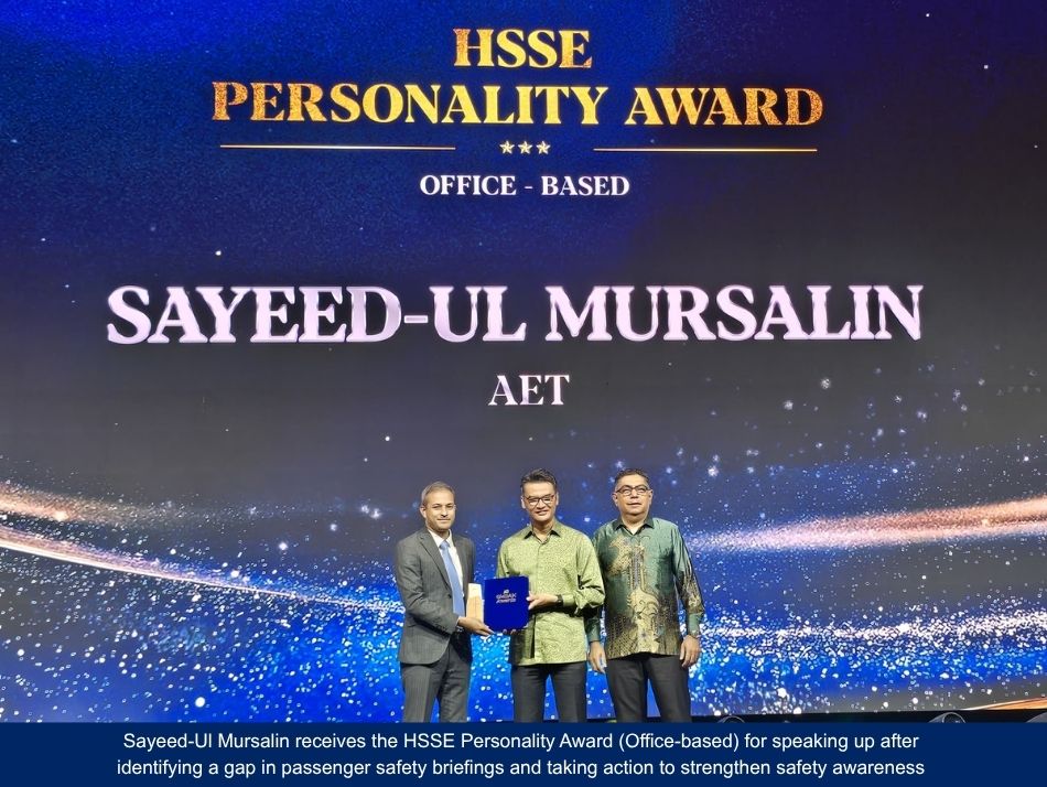 Sayeed receiving the HSSE Personality Award