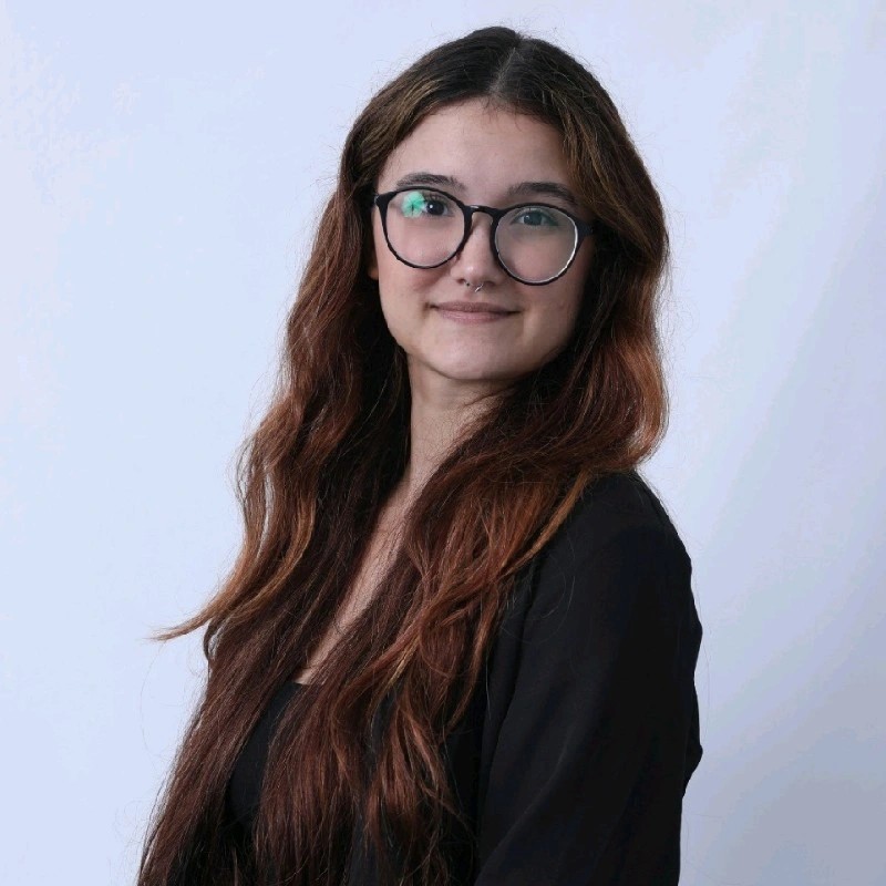 Aline Bravo